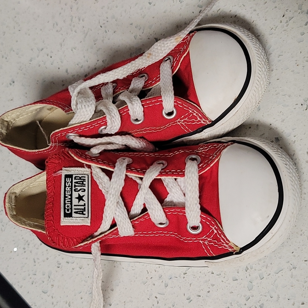 Toddler size 10 Red low top converse